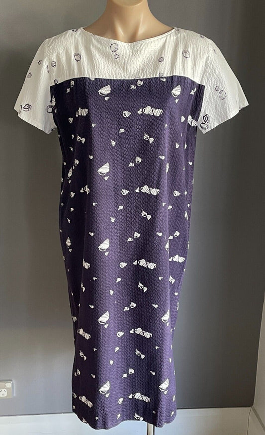 WRAGGS Dress White Navy Seersucker Fabric Seashell Short Sleeve Size 14 1980's