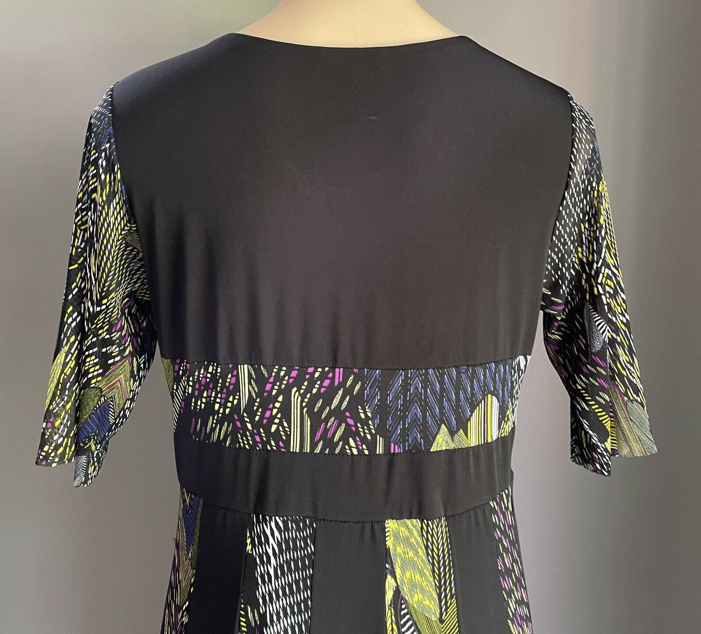 SASH Dress Black & MultiColoured Mesh Net Insert 3/4 Sleeve Empire Waist Size 14