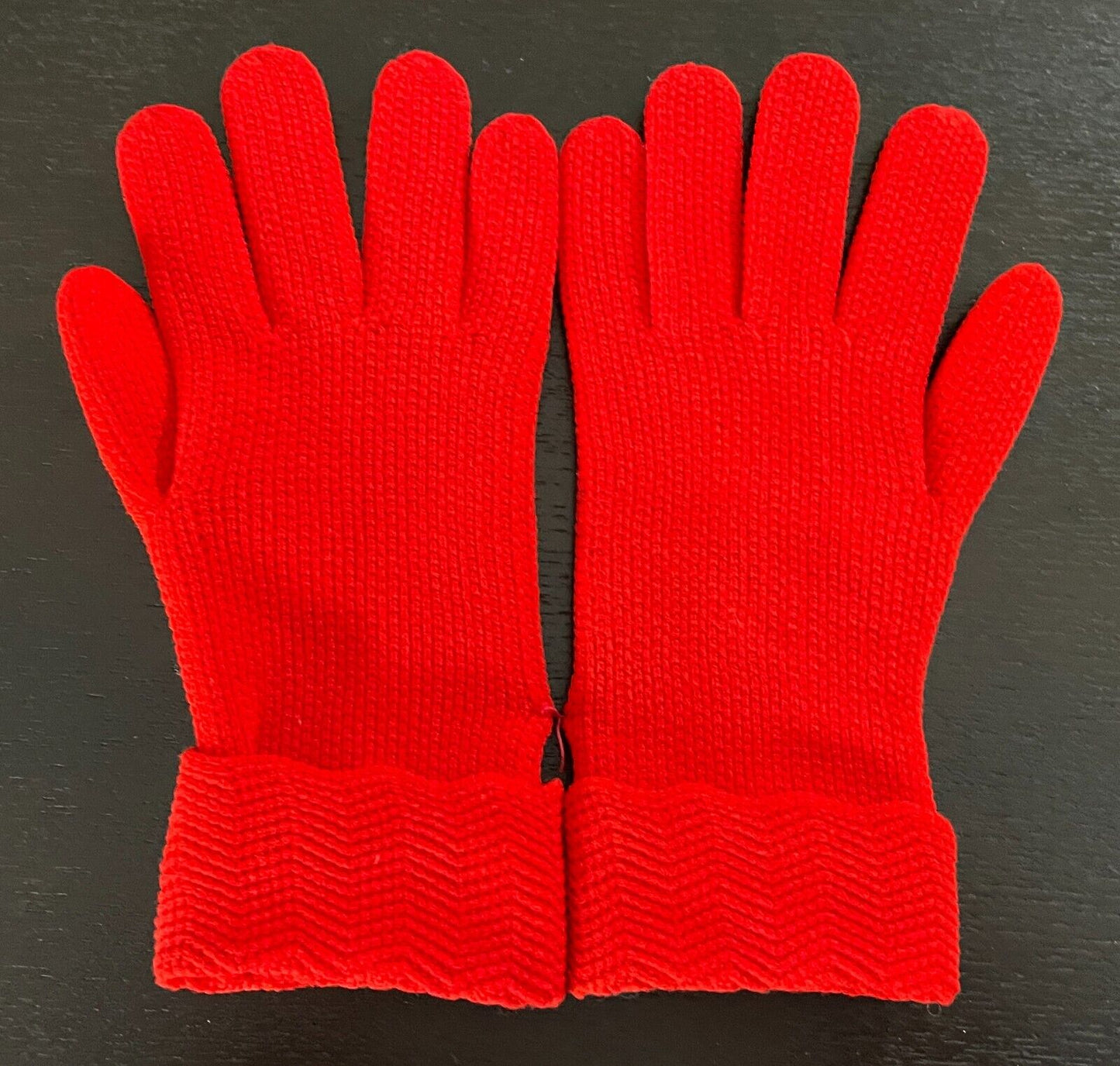 Red Hand GLOVES Stretch Thick Knit Fabric Cuffed Wrist Women's One Size NEW