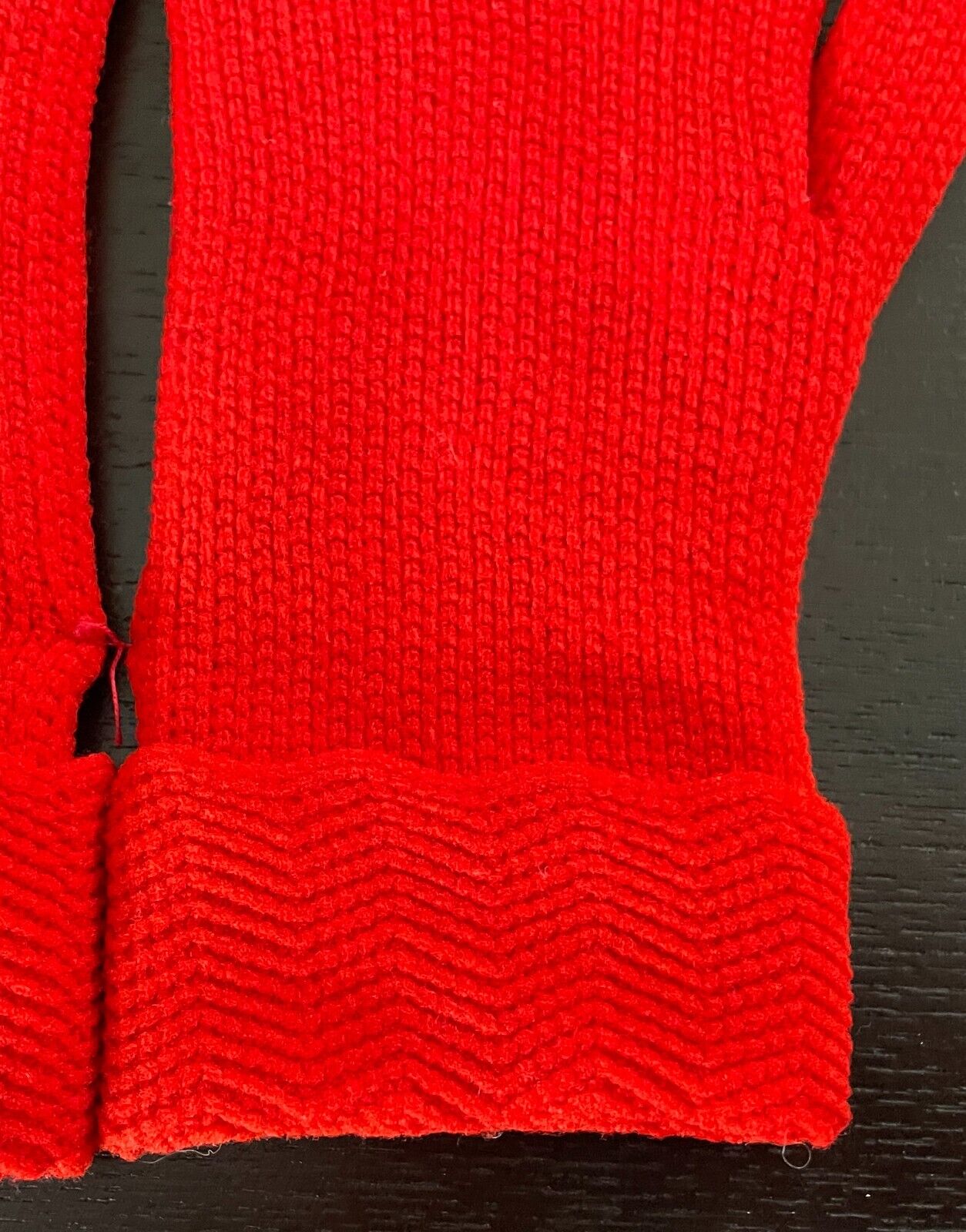Red Hand GLOVES Stretch Thick Knit Fabric Cuffed Wrist Women's One Size NEW