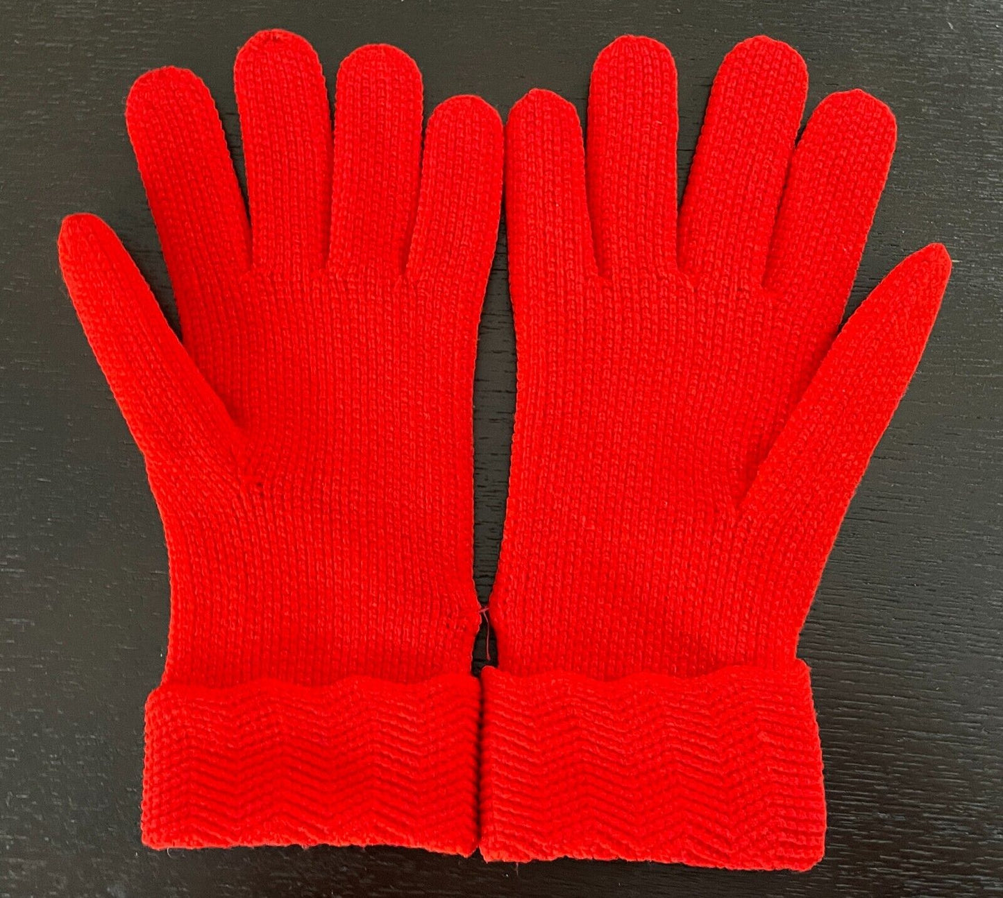 Red Hand GLOVES Stretch Thick Knit Fabric Cuffed Wrist Women's One Size NEW