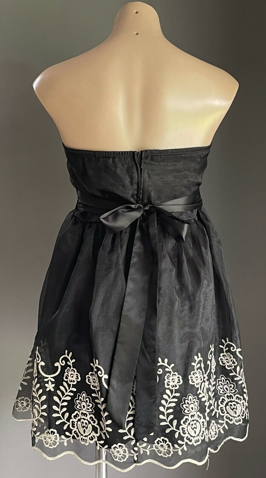 HAVE & HAVE Tie Back Dress Black Strapless Empire Waist w Embroidered Hem Size L