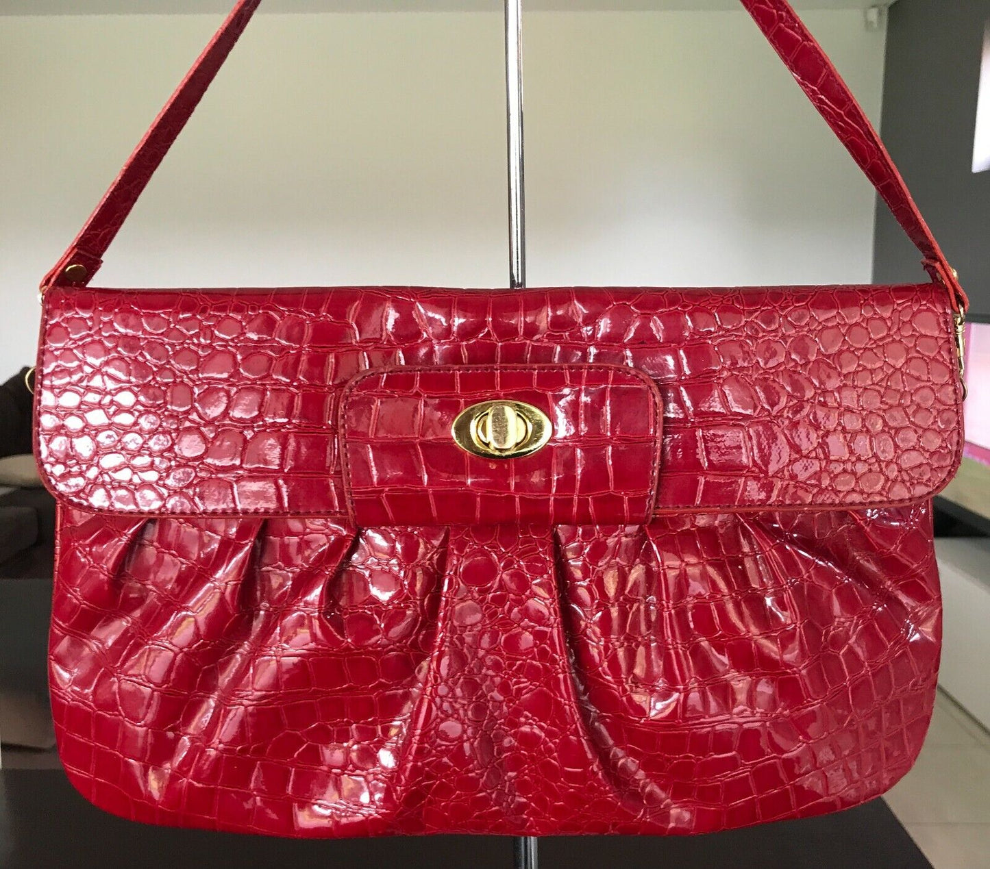 CICIERO BAGS Hand Bag Red Patent Croc Pleather Large Clutch Short Strap Vintage