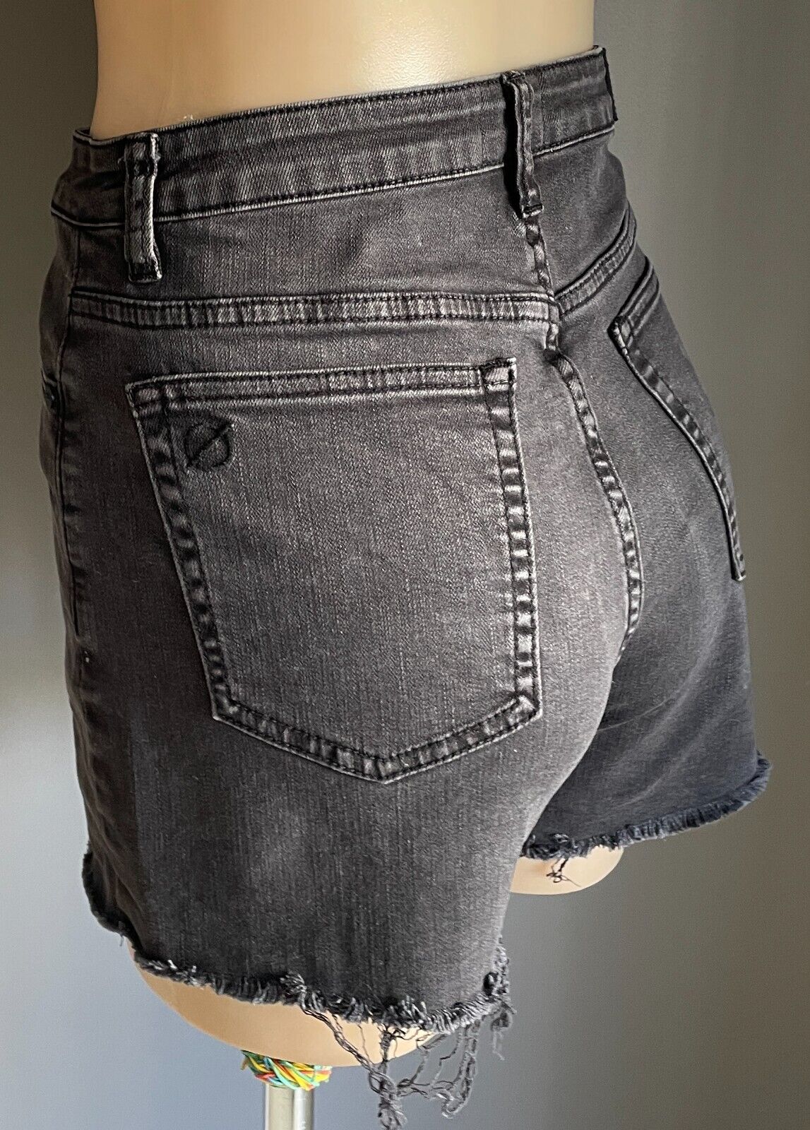 SILENT THEORY Black Denim Jeans Shorts High Rise Fray Hem Cut Off  Size 10 Hi