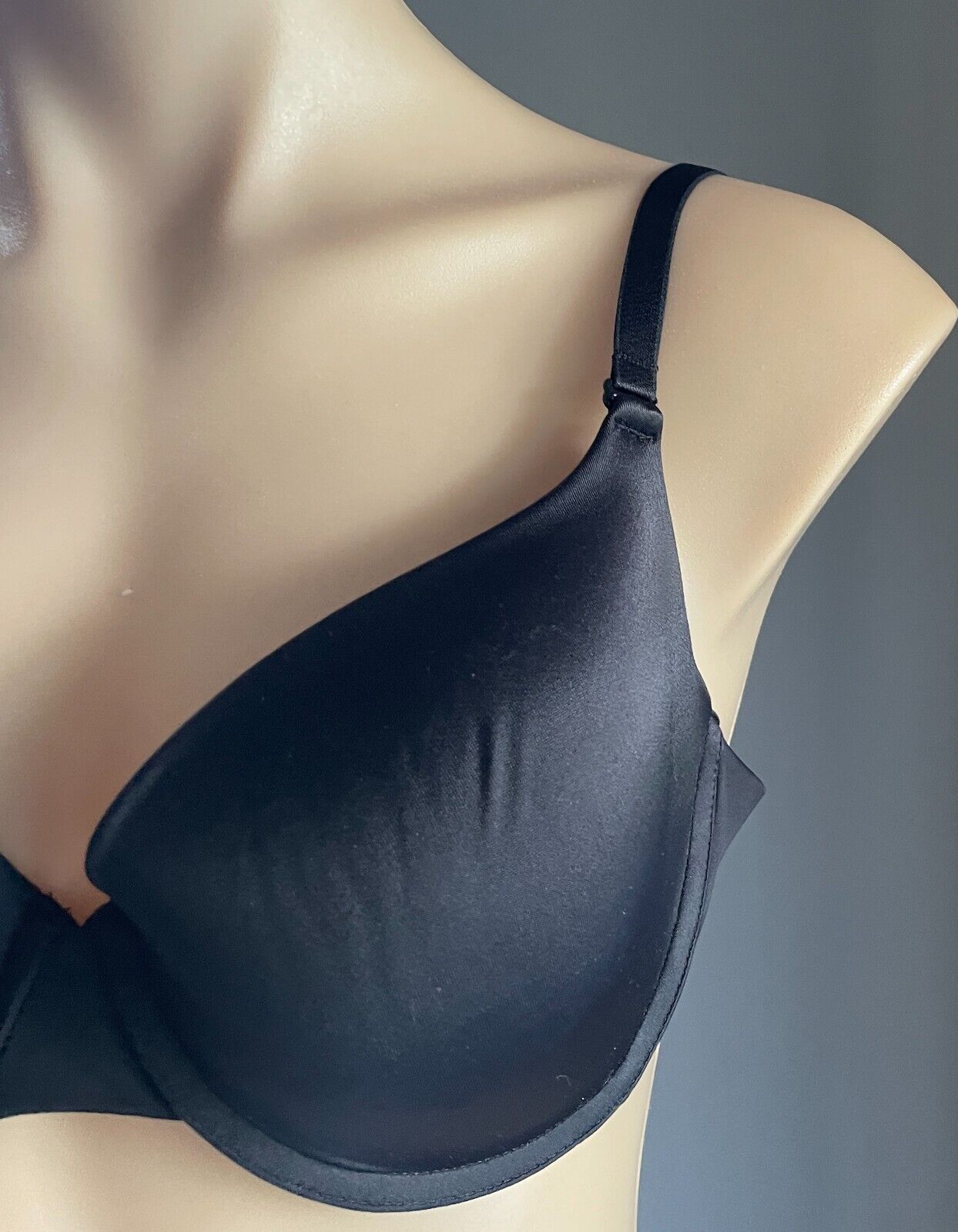 FINE LINES Bra 16B Black Refined 5 Way Convertible Bra Underwire Smooth - RL026A