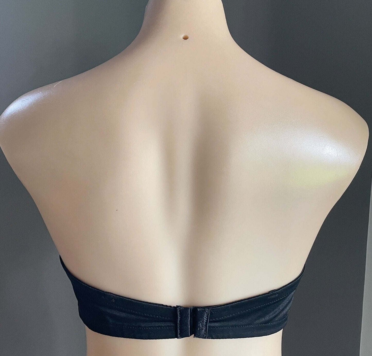 BERLEI Bra Black Strapless Smooth Underwire Size 16C Style Y431G No Straps
