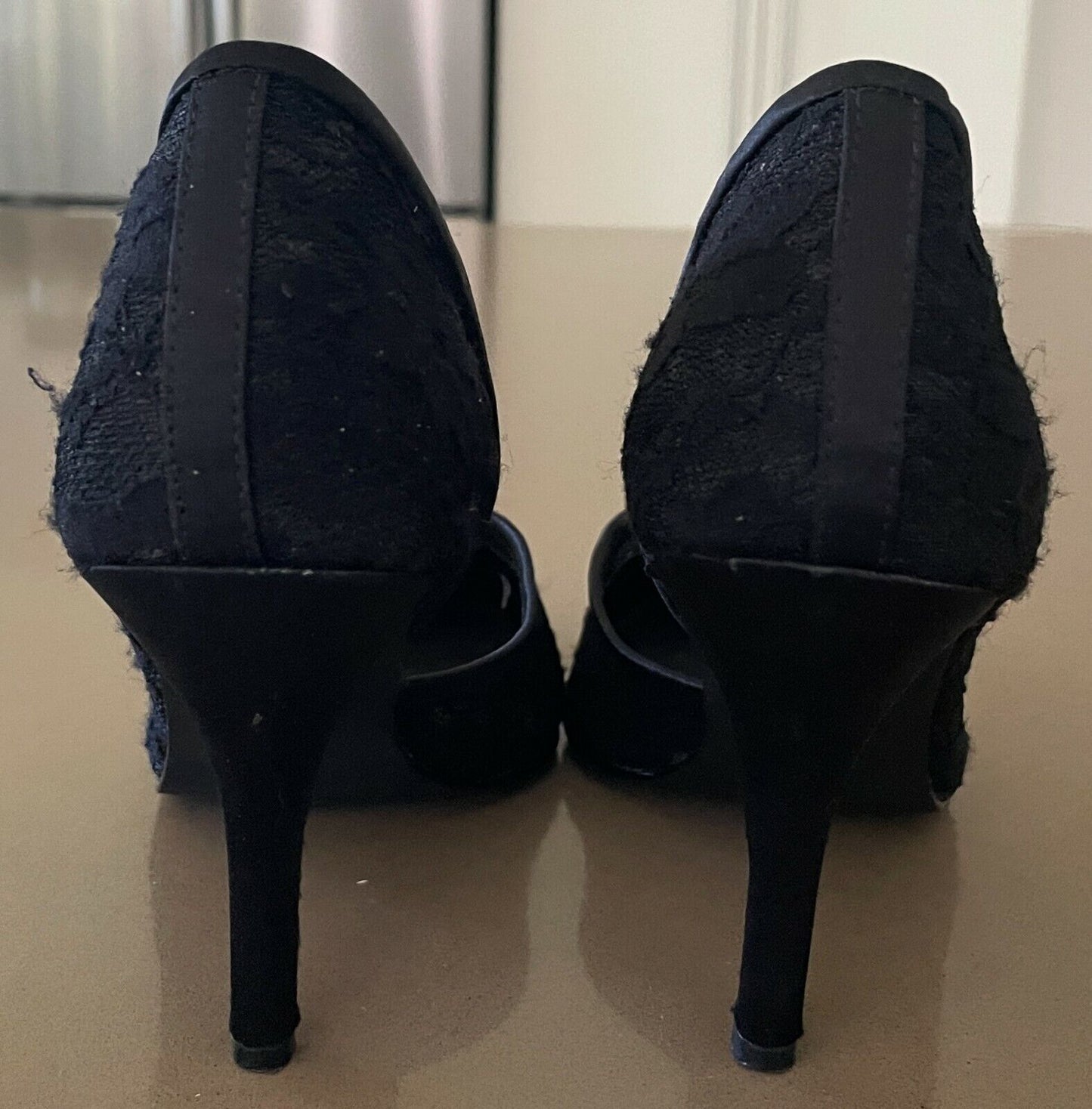 SANDLER "Precious" High Heel Shoes Black Lace Pointed Toe Stilettos Size 7B