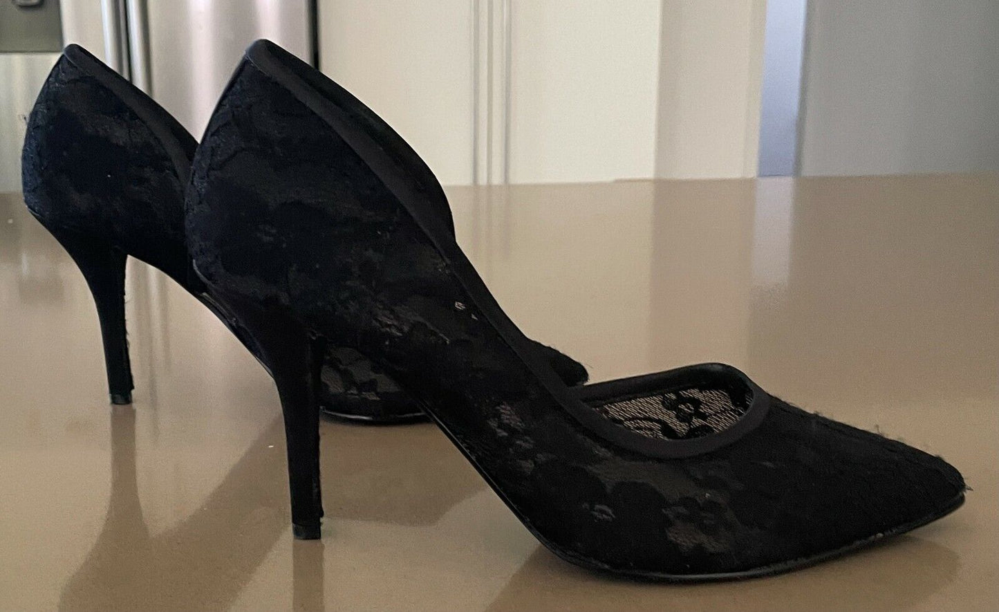 SANDLER "Precious" High Heel Shoes Black Lace Pointed Toe Stilettos Size 7B