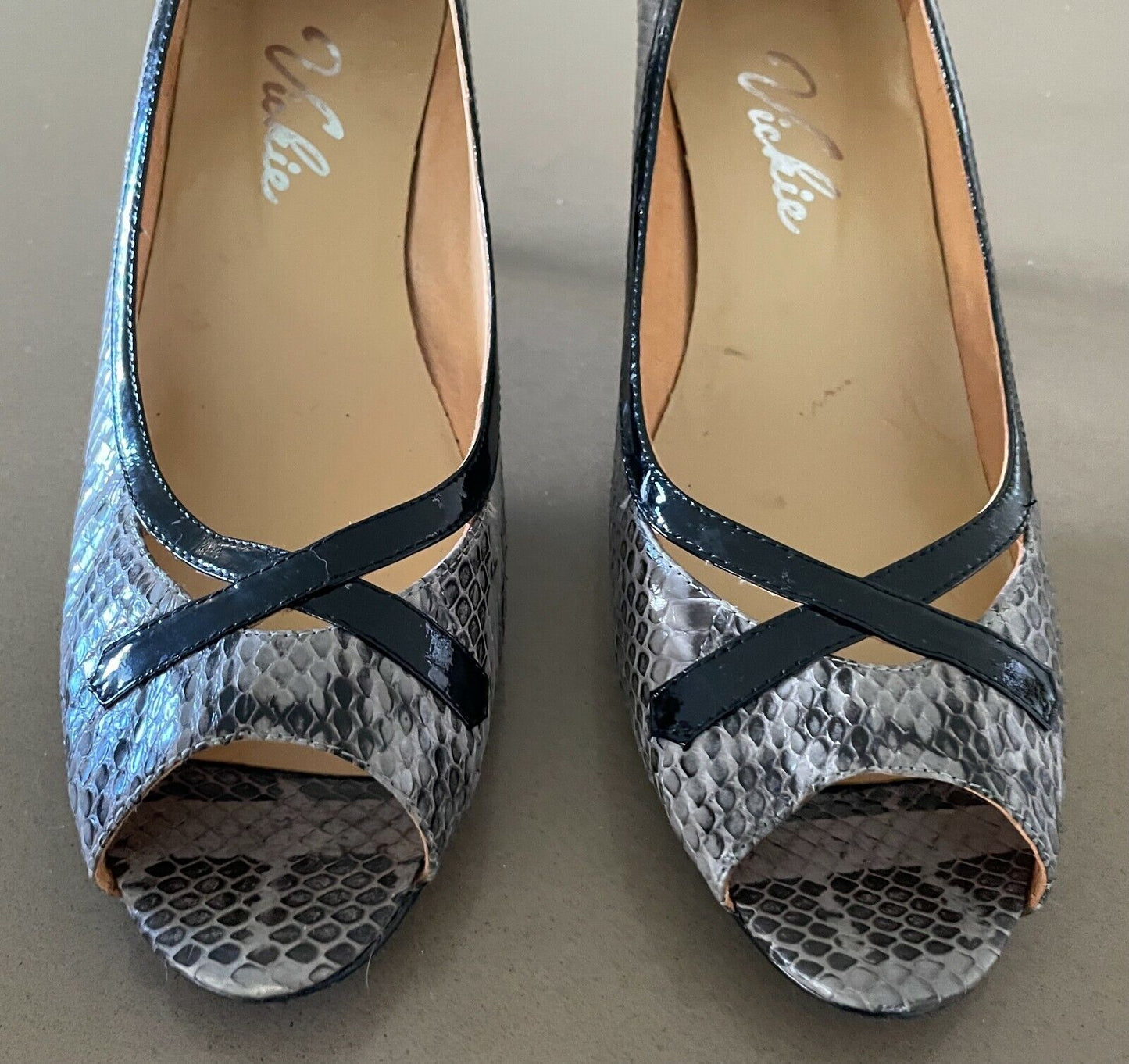 VICKIE HONG KONG Custom Shoes Brown Taupe Black Patent Snake Leather Heels Sz 42