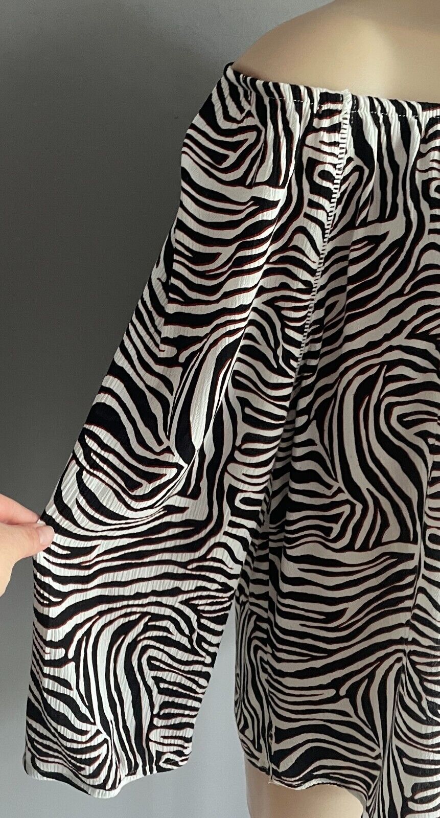 ROCKMANS Top Black White Brown Print Elastic Off Shoulder Long Sleeve Size 18
