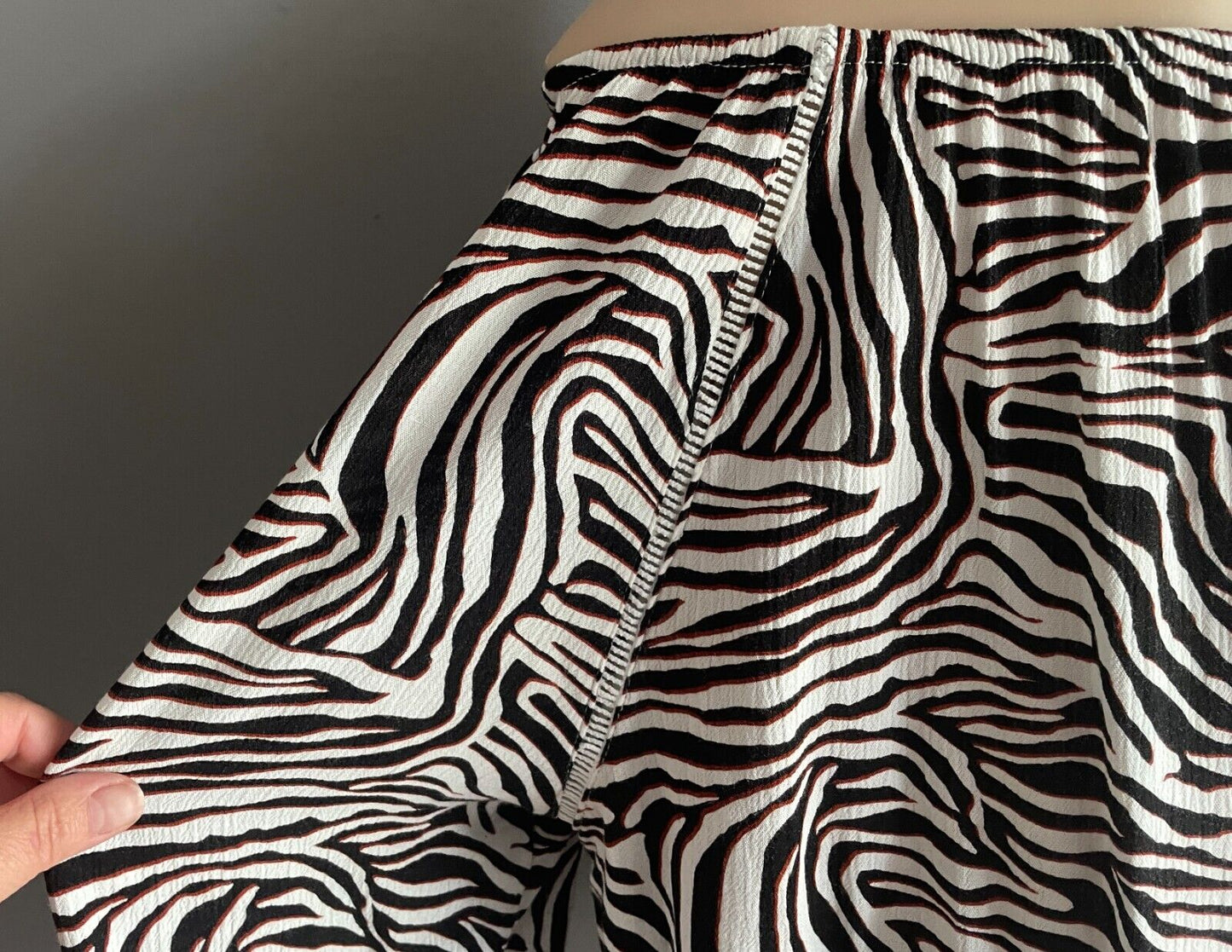 ROCKMANS Top Black White Brown Print Elastic Off Shoulder Long Sleeve Size 18