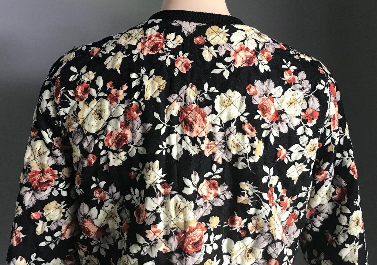 VALLEY GIRL Bomber Jacket Quilted Black Floral Size Ladies S  10