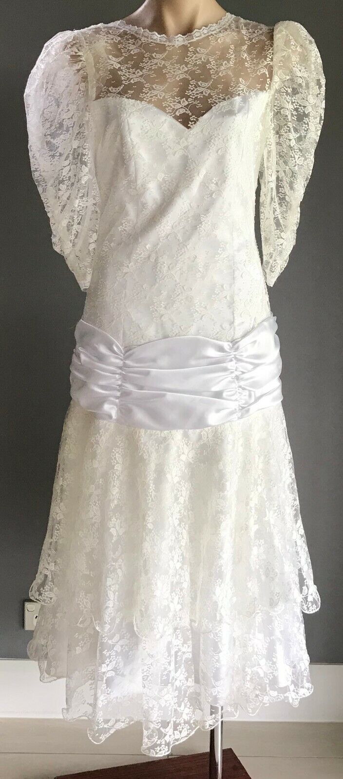 MICHELLE R Wedding Dress Off White Lace Lined Drop Waist  Sz 10 Vintage 1980s