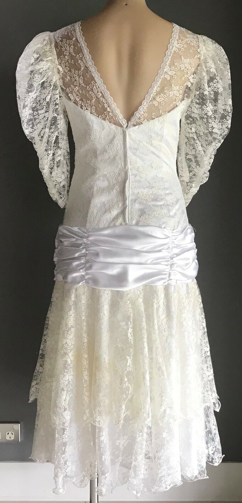 MICHELLE R Wedding Dress Off White Lace Lined Drop Waist  Sz 10 Vintage 1980s