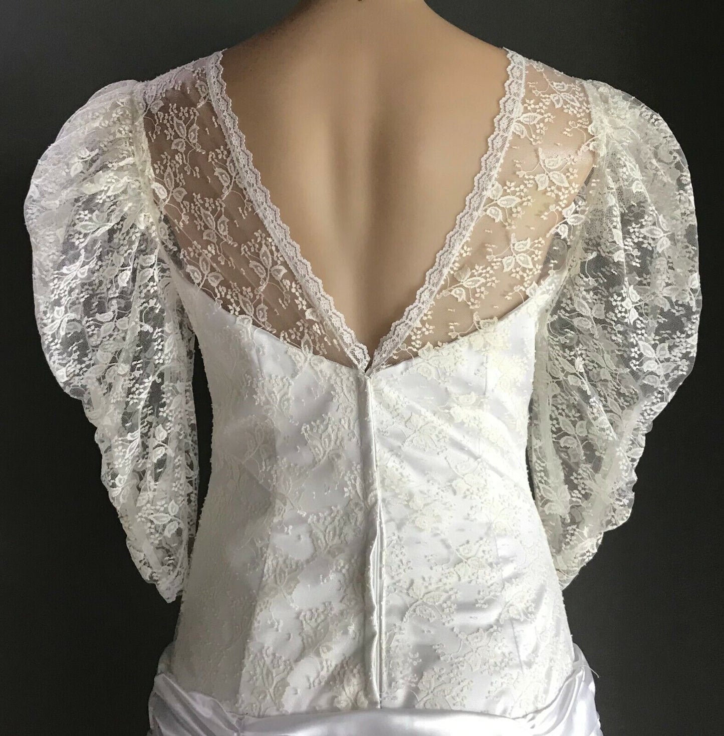 MICHELLE R Wedding Dress Off White Lace Lined Drop Waist  Sz 10 Vintage 1980s