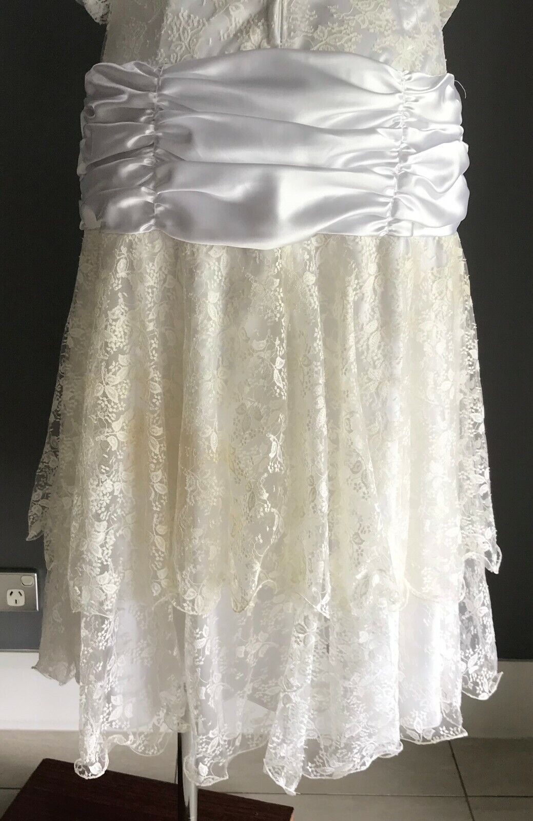 MICHELLE R Wedding Dress Off White Lace Lined Drop Waist  Sz 10 Vintage 1980s