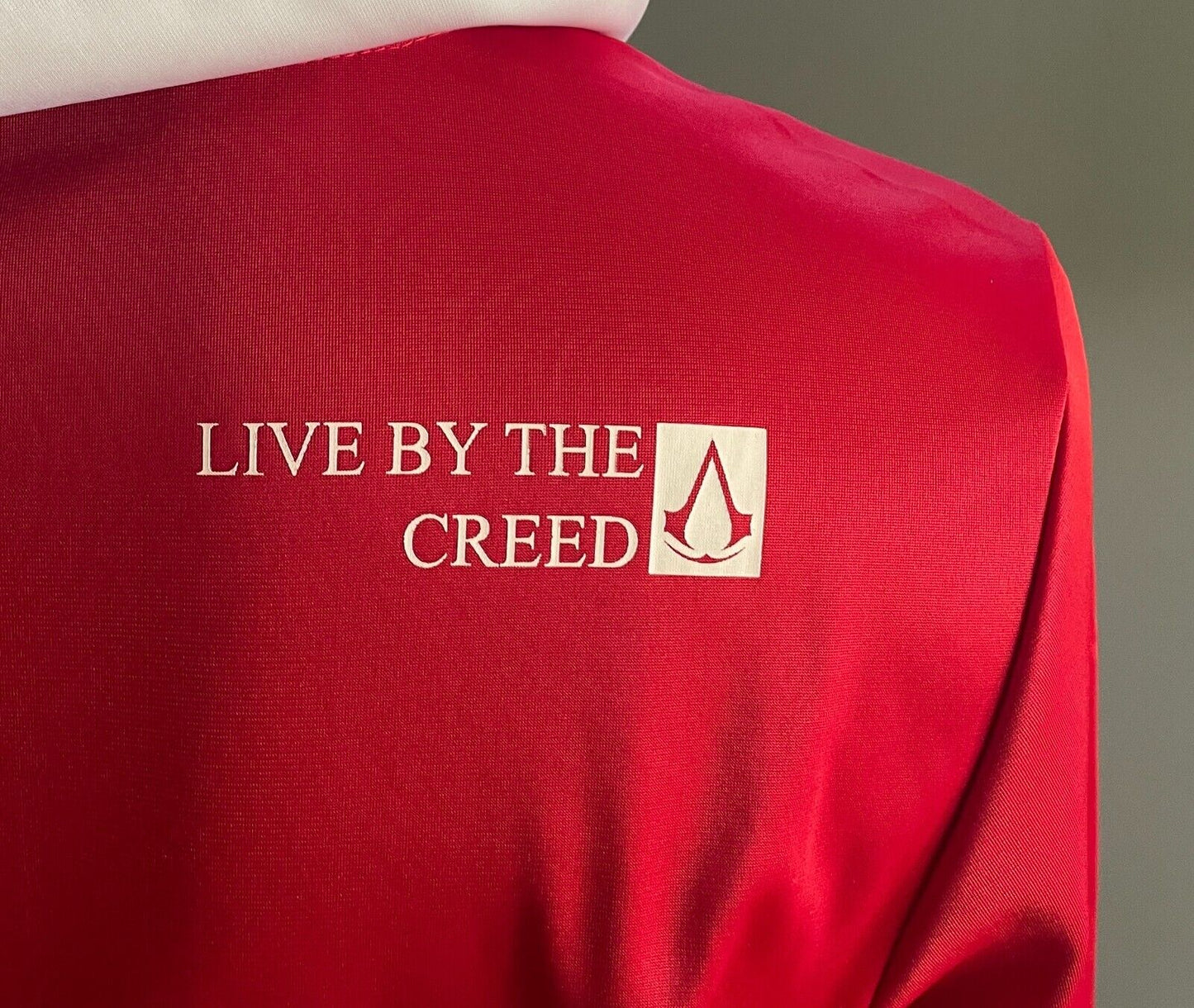 ASSASSINS CREED Black Flag Hoodie 2014 Red White Black Trim Long Sleeve Size M