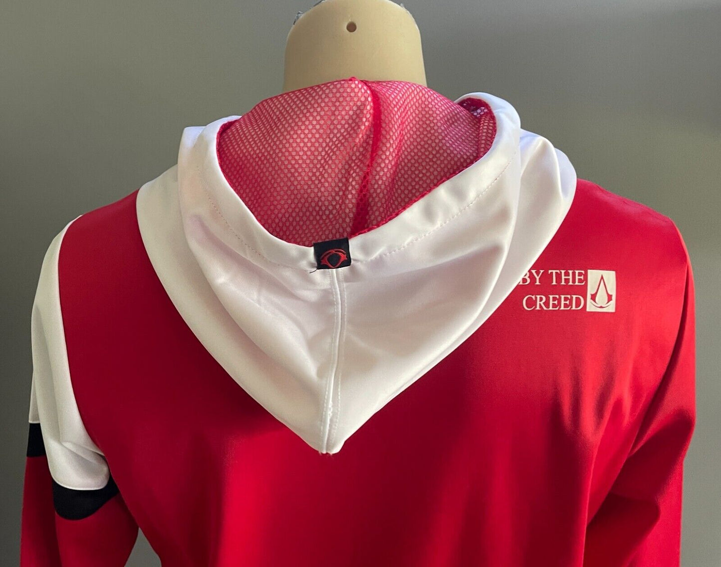 ASSASSINS CREED Black Flag Hoodie 2014 Red White Black Trim Long Sleeve Size M