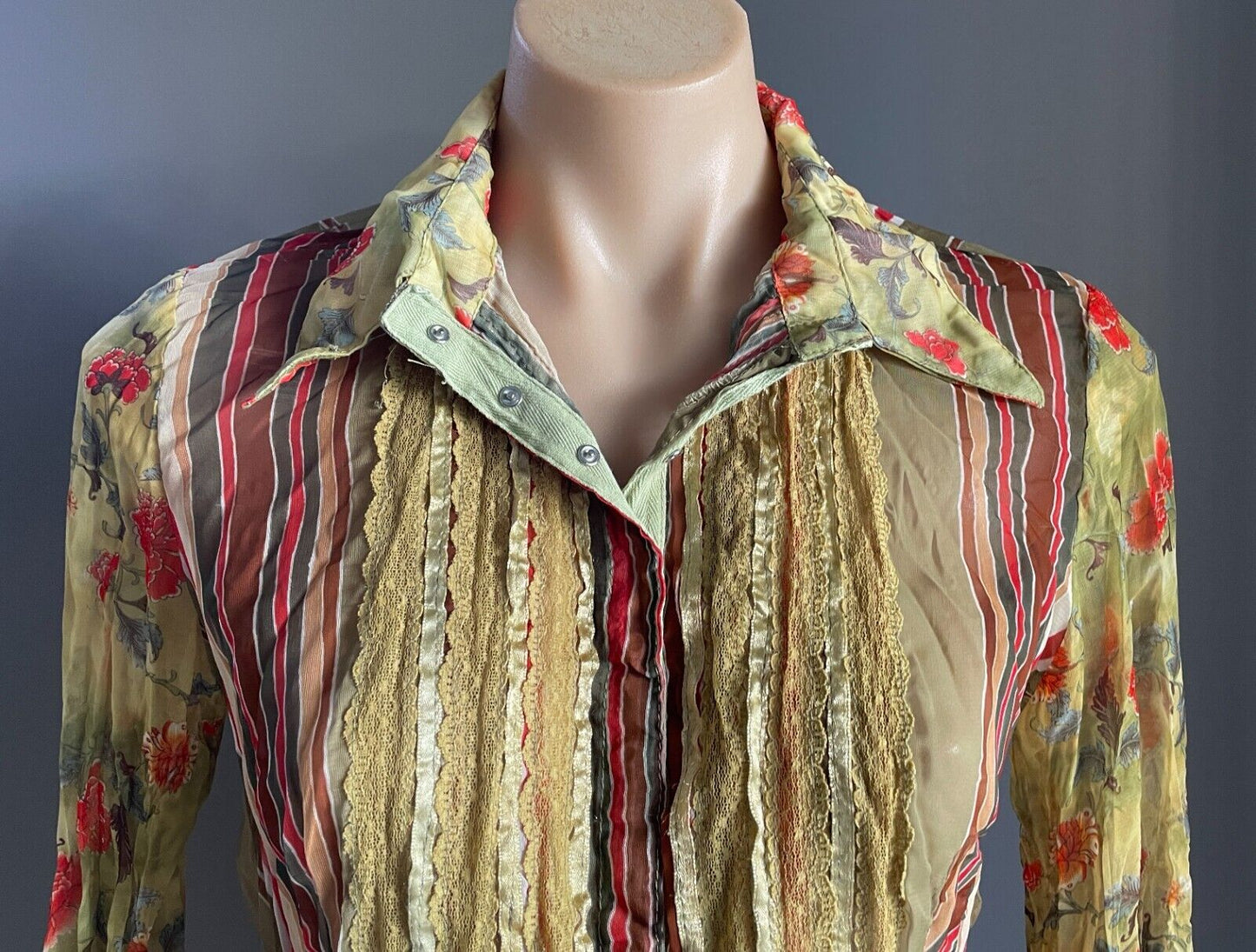 L.O.C.T Top Green Multicoloured Stripe Floral Crinkle Snap Close Shirt Size 10