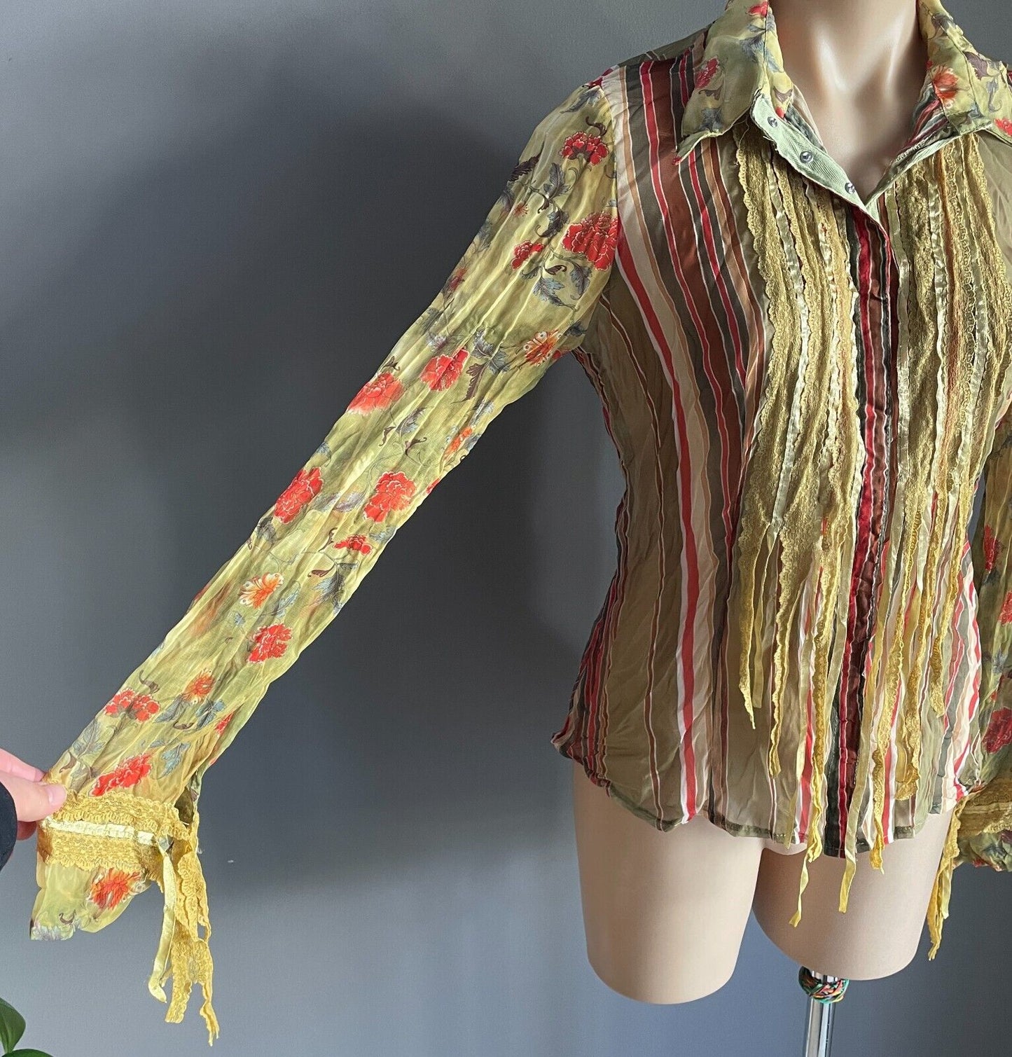 L.O.C.T Top Green Multicoloured Stripe Floral Crinkle Snap Close Shirt Size 10