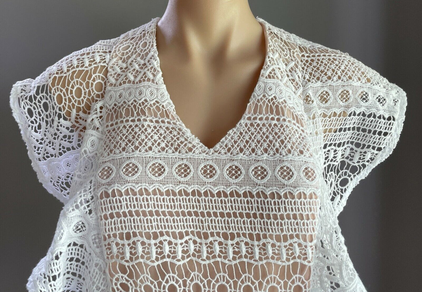 SEED HERITAGE Short Sleeve Blouse White Lace Ruffle Trim Nude Lining Top Sz 10