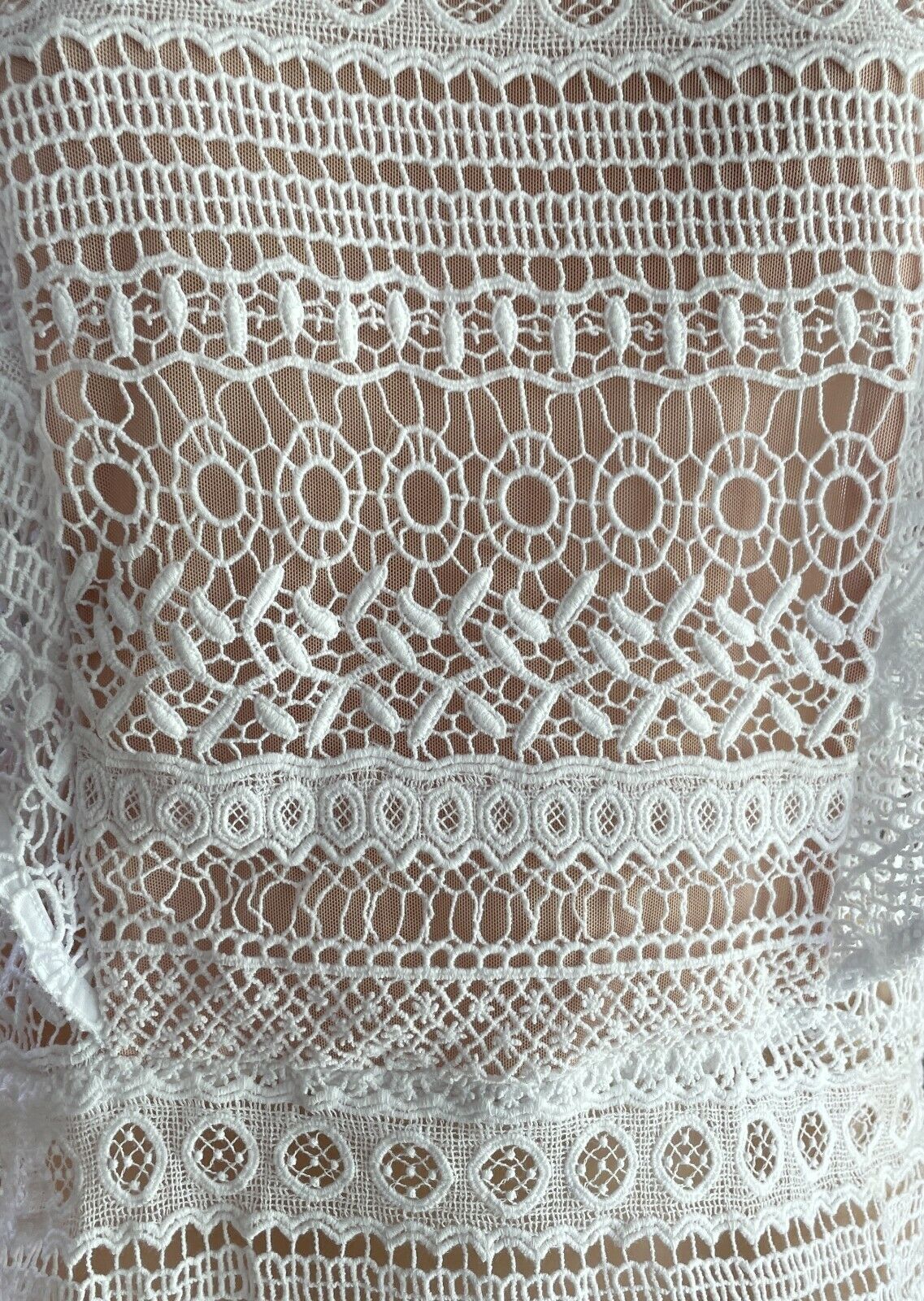 SEED HERITAGE Short Sleeve Blouse White Lace Ruffle Trim Nude Lining Top Sz 10
