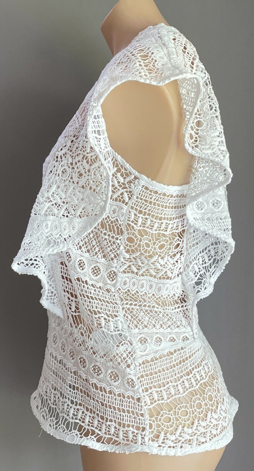 SEED HERITAGE Short Sleeve Blouse White Lace Ruffle Trim Nude Lining Top Sz 10
