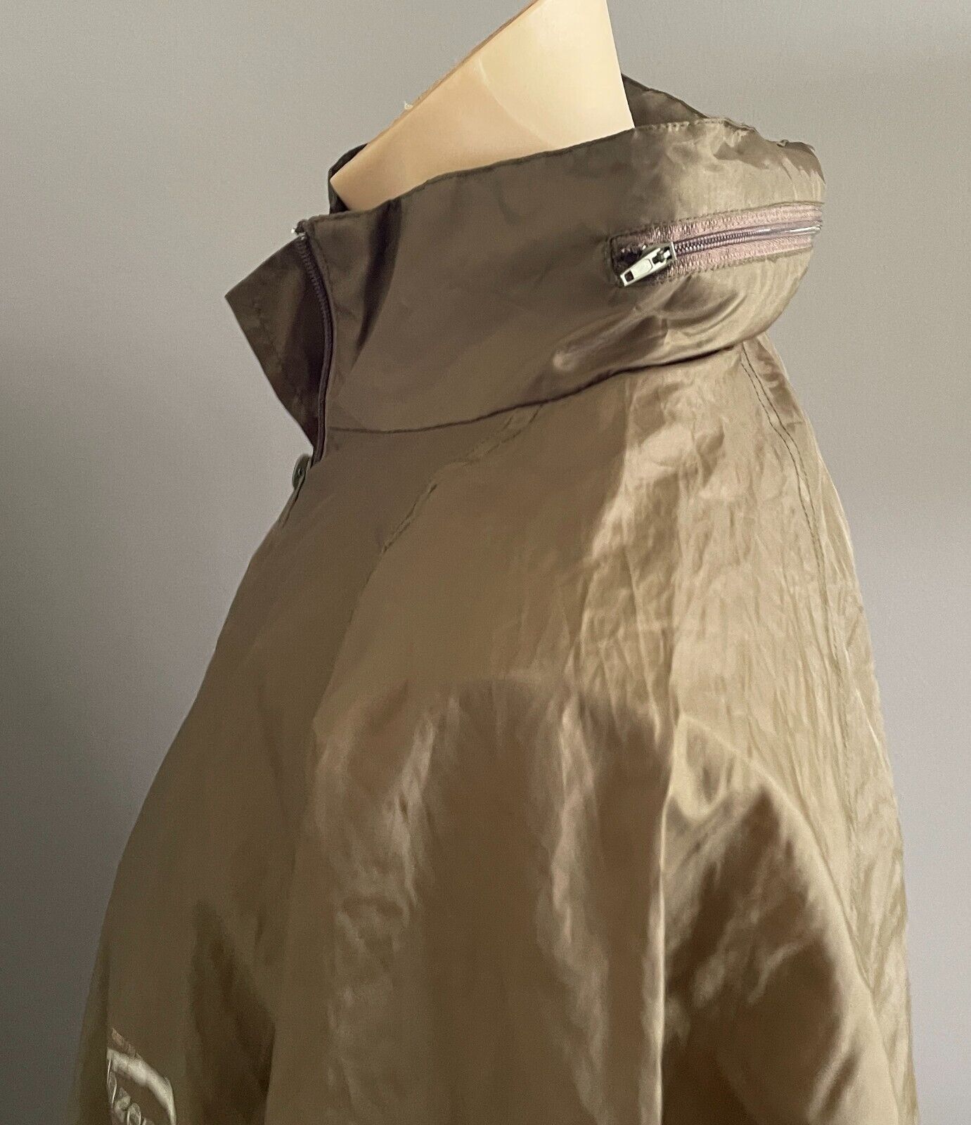Mens SLAZENGER Jacket Khaki Soft Shell Lightweight Wind Cheater  XXL  110cm NEW