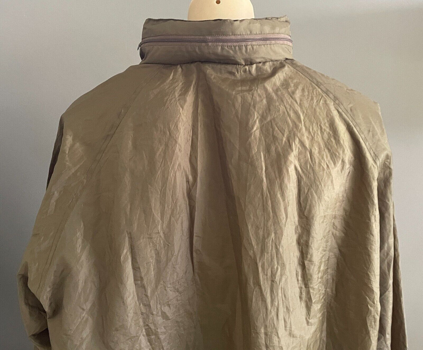 Mens SLAZENGER Jacket Khaki Soft Shell Lightweight Wind Cheater  XXL  110cm NEW