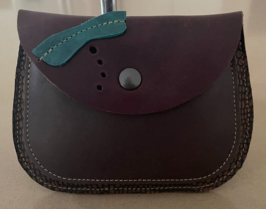 New FAIRY STEPS Hand Crafted Brown Leather Purse Wallet Aqua Trim Small Size