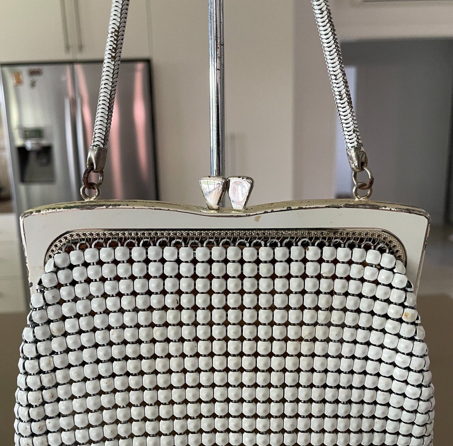 Vtg 70s GLOMESH White Short Chainlink Aluminium Mesh Medium Purse Clutch