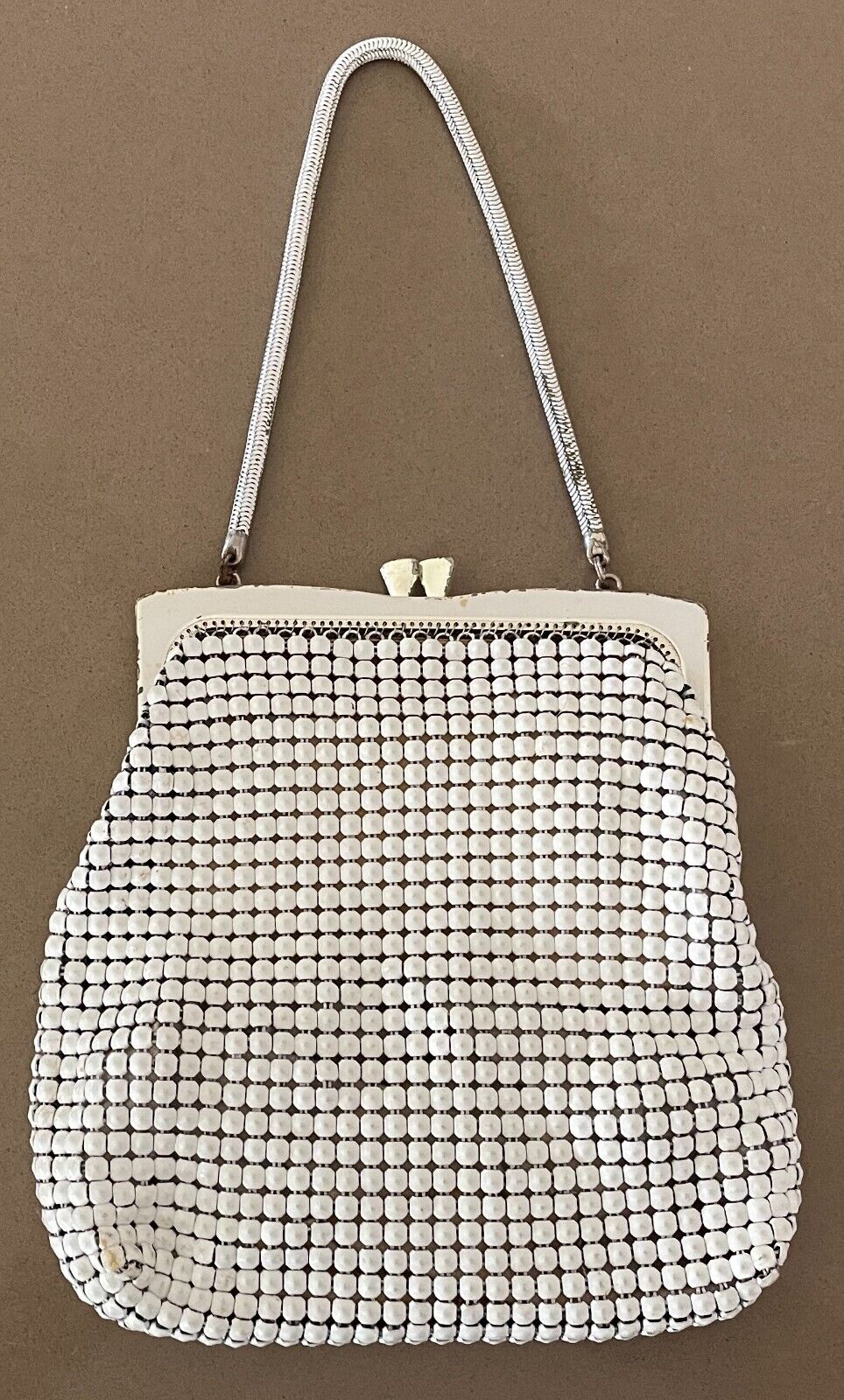 Vtg 70s GLOMESH White Short Chainlink Aluminium Mesh Medium Purse Clutch