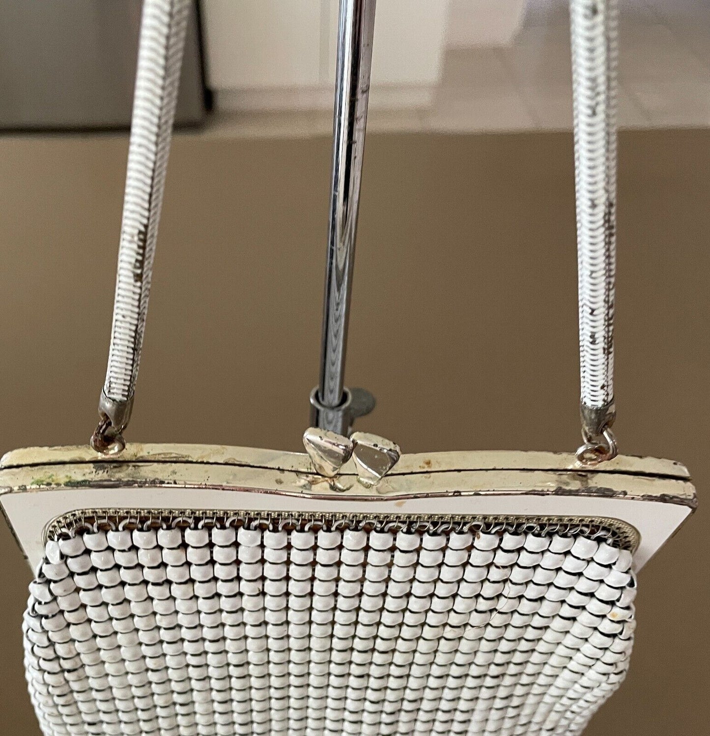 Vtg 70s GLOMESH White Short Chainlink Aluminium Mesh Medium Purse Clutch