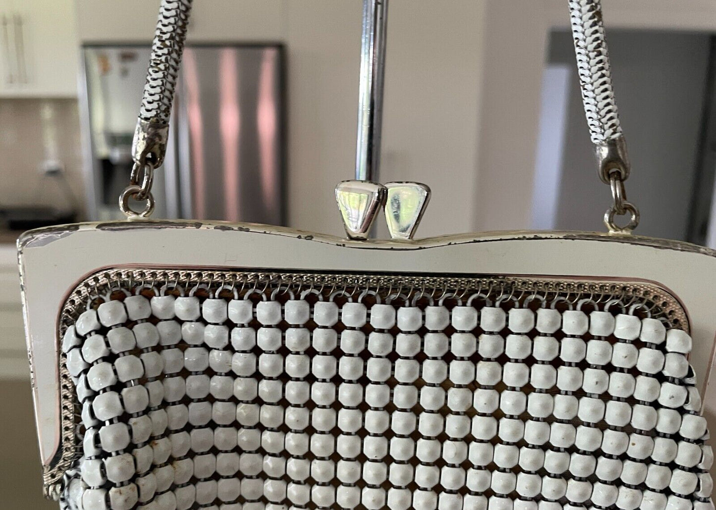 Vtg 70s GLOMESH White Short Chainlink Aluminium Mesh Medium Purse Clutch