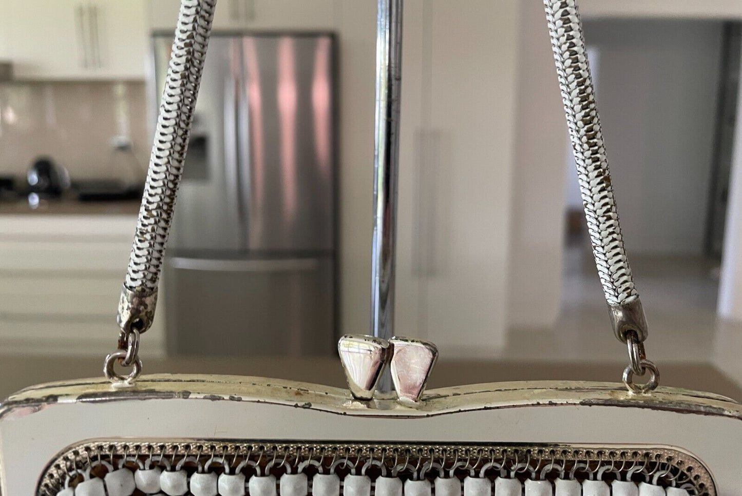 Vtg 70s GLOMESH White Short Chainlink Aluminium Mesh Medium Purse Clutch