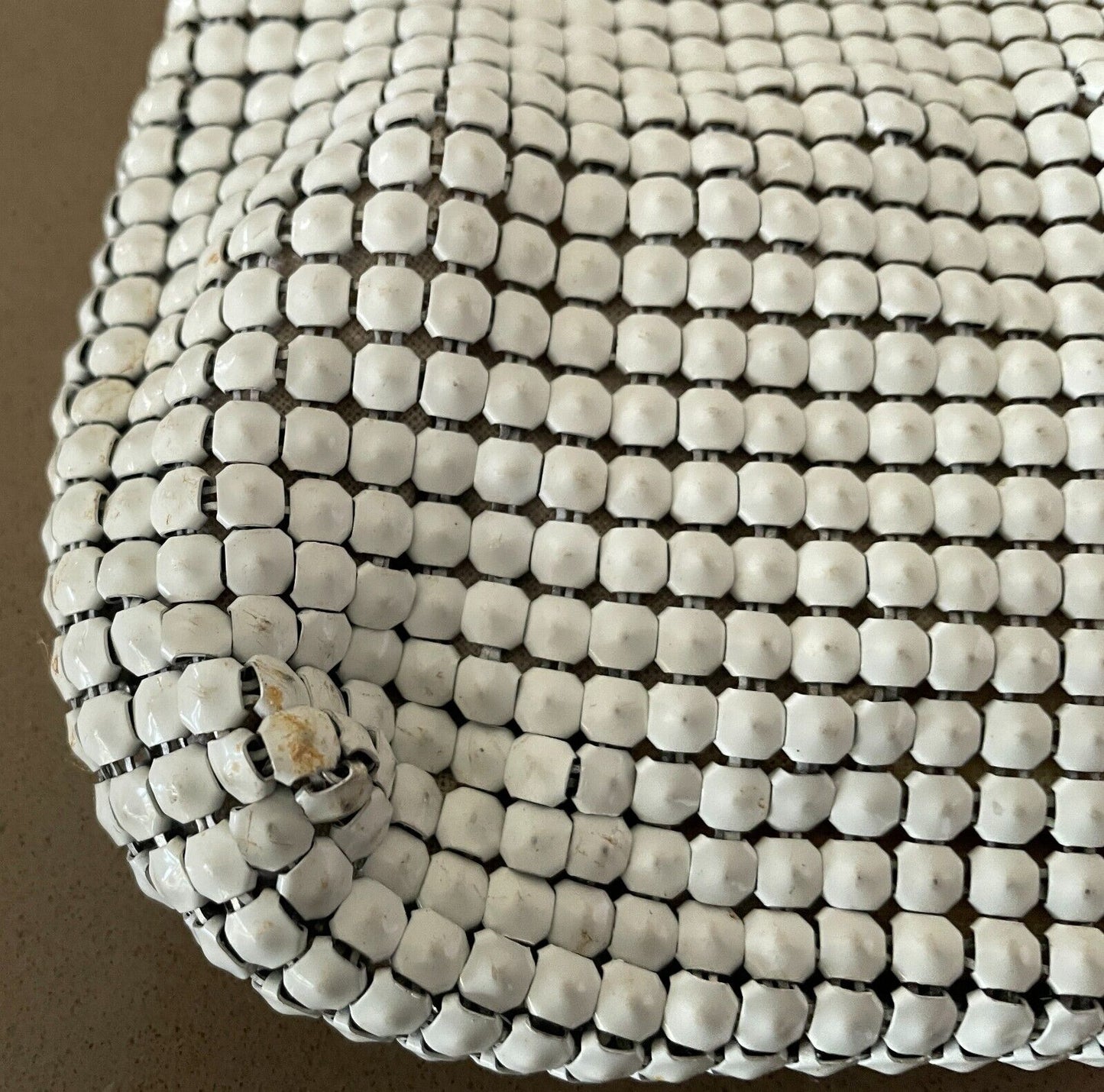 Vtg 70s GLOMESH White Short Chainlink Aluminium Mesh Medium Purse Clutch