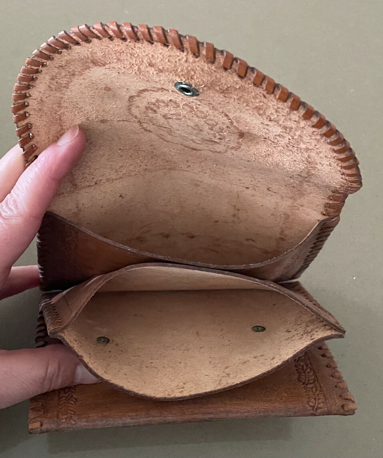 Handtooled WALLET Handmade Tan Leather Etched Floral Pattern Tri-Fold Purse NEW