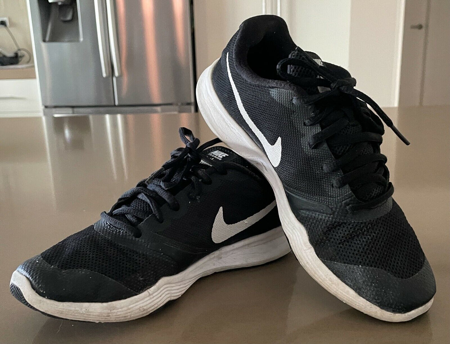 NIKE "City Training" Running Shoe Black White Ladies US 6 UK 3.5 EU 36.5 23cm