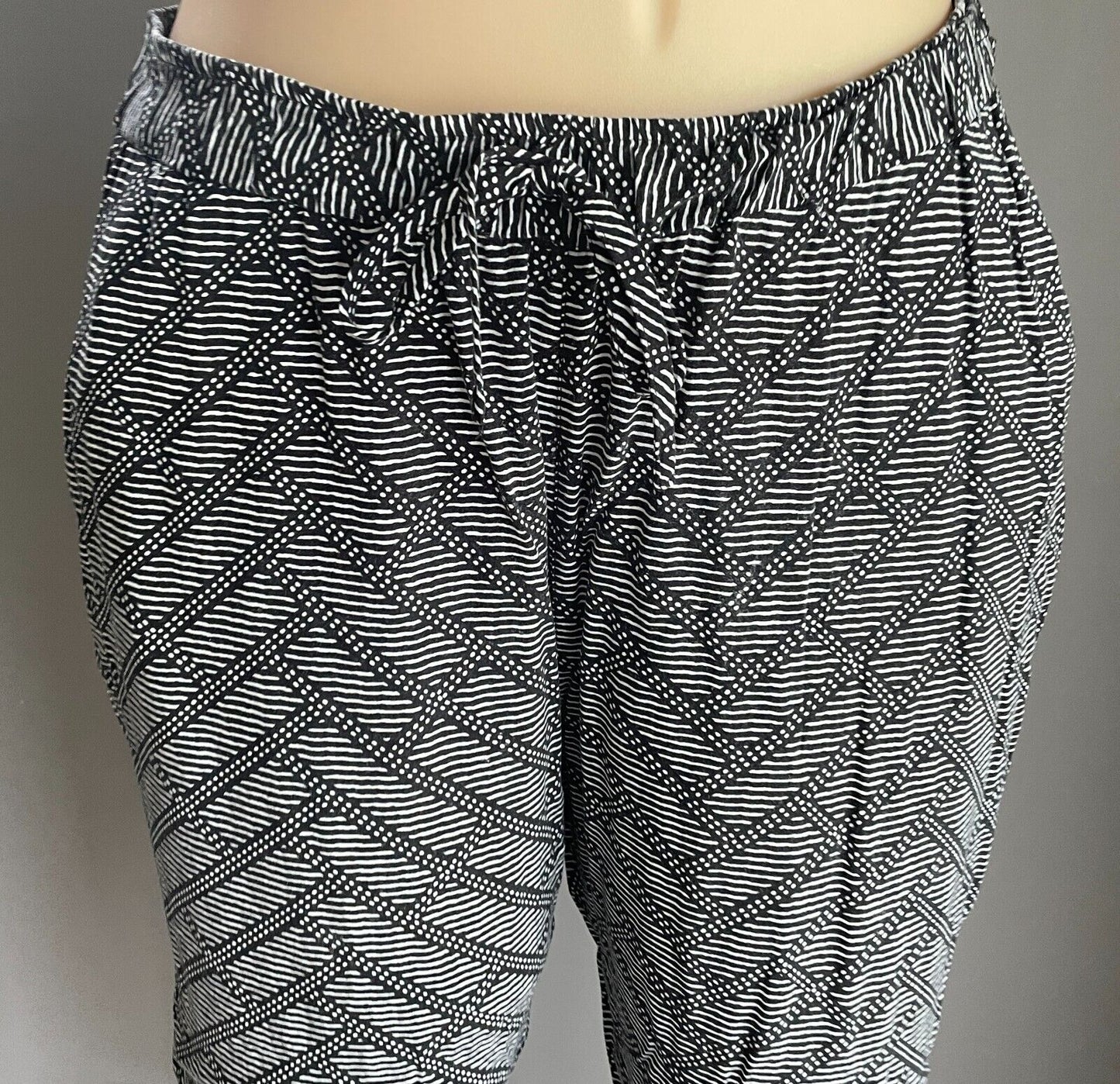 BELLE CURVE Pants Black White Tribal Print Elastic Waist Tapered Leg Size 18+