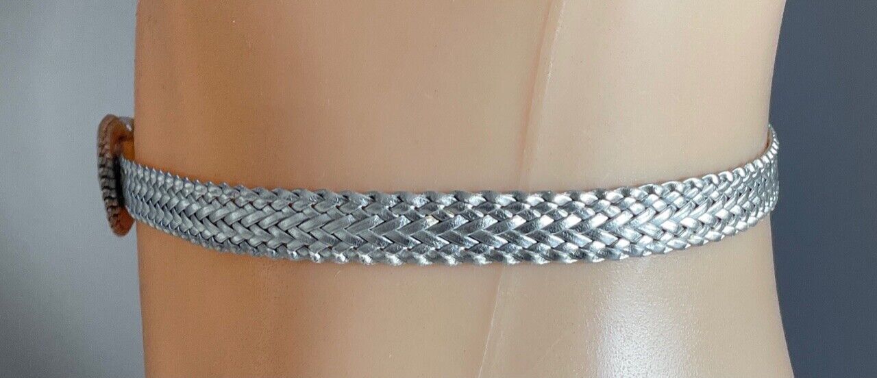 Ladies Belt Pleather 2cm Silver Woven w Silver Tone Buckle Ladies Size XS