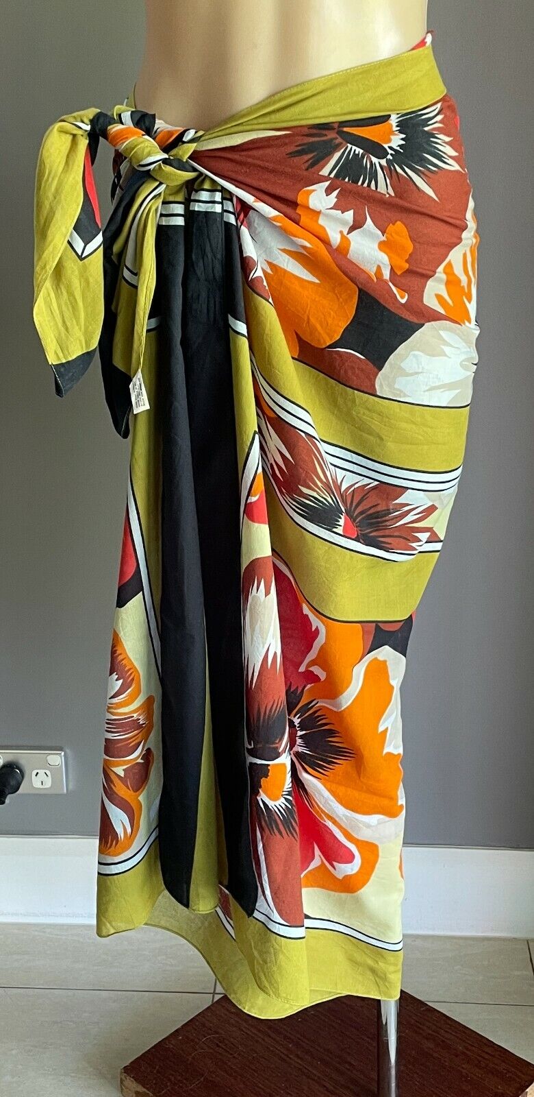 COTTON SARONG Multi Colour Striking Floral Print ONE SIZE 8 14 Made in Italy NEW