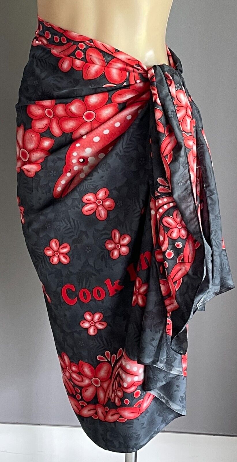 SARONG Cook Islands Grey Coral White Floral Dolphin To Fit Size 8  14 Beach Pool