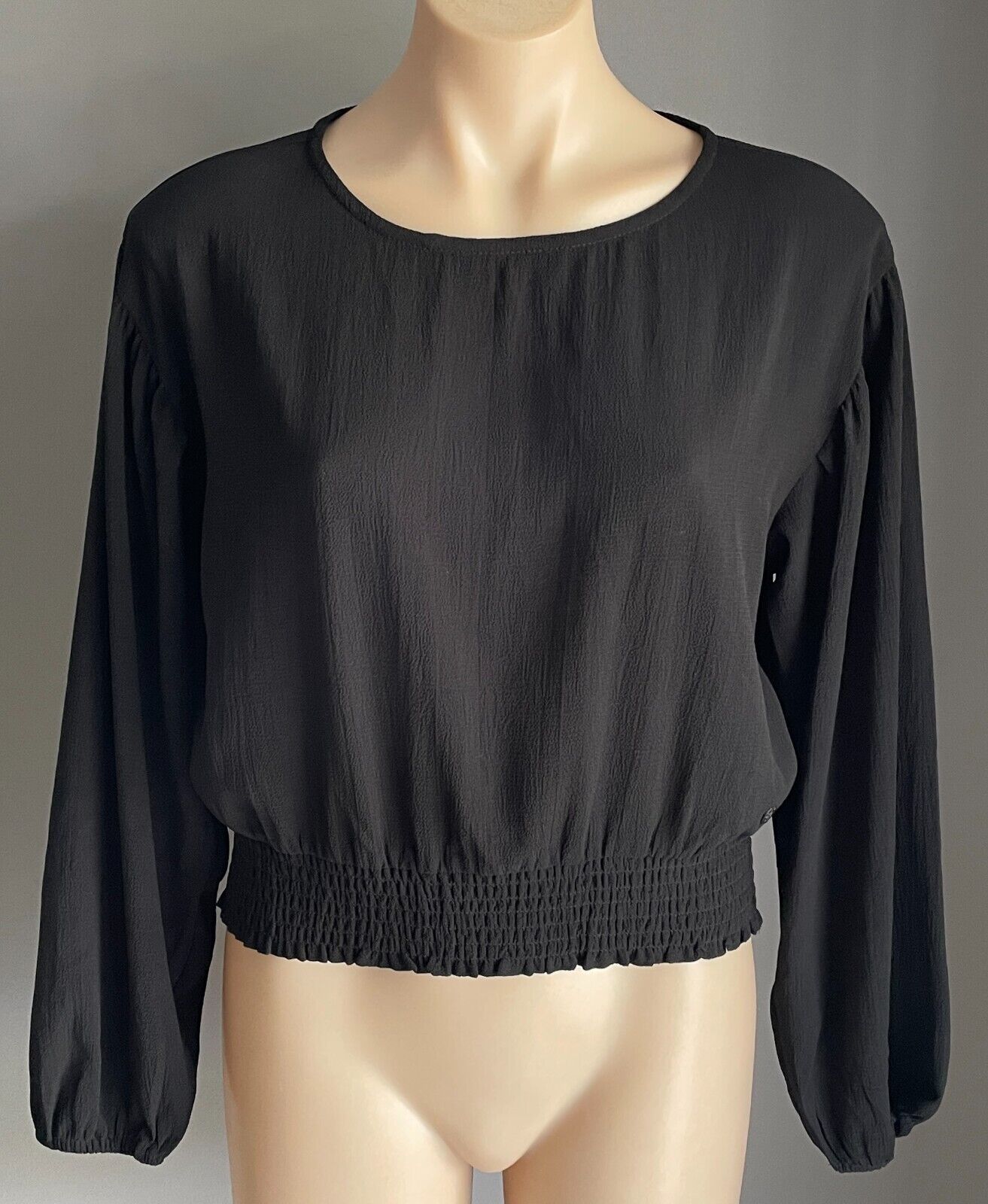BECKARO Blouson Top Black Long Sleeve Shirred Elastic Hem Crop Size M 12