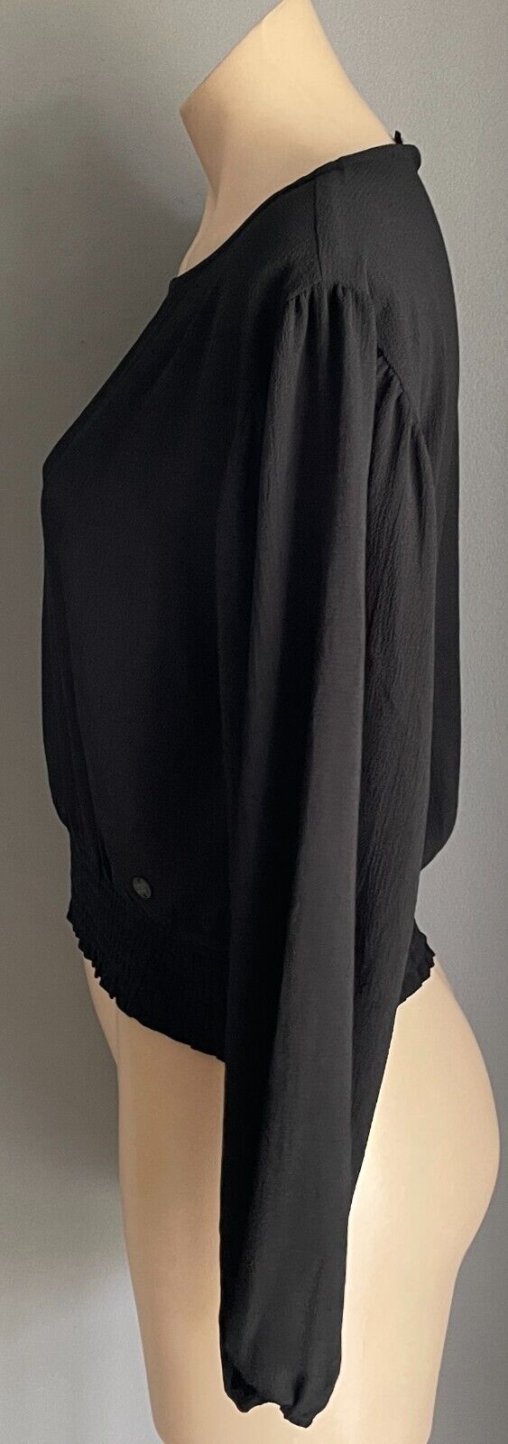 BECKARO Blouson Top Black Long Sleeve Shirred Elastic Hem Crop Size M 12