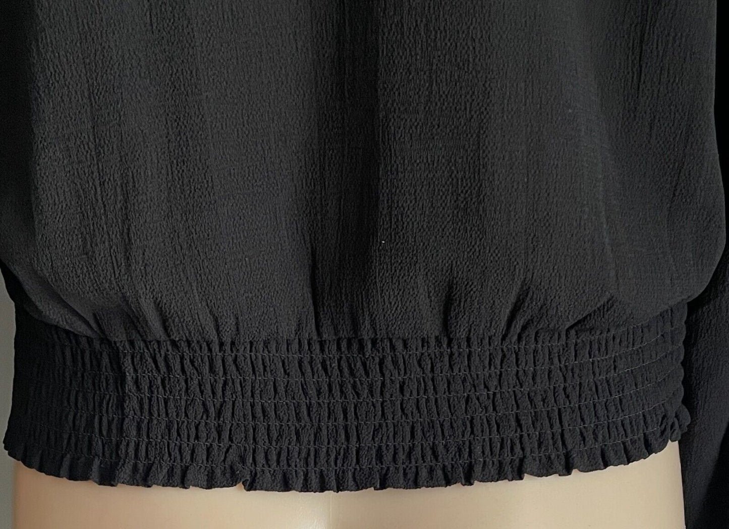 BECKARO Blouson Top Black Long Sleeve Shirred Elastic Hem Crop Size M 12
