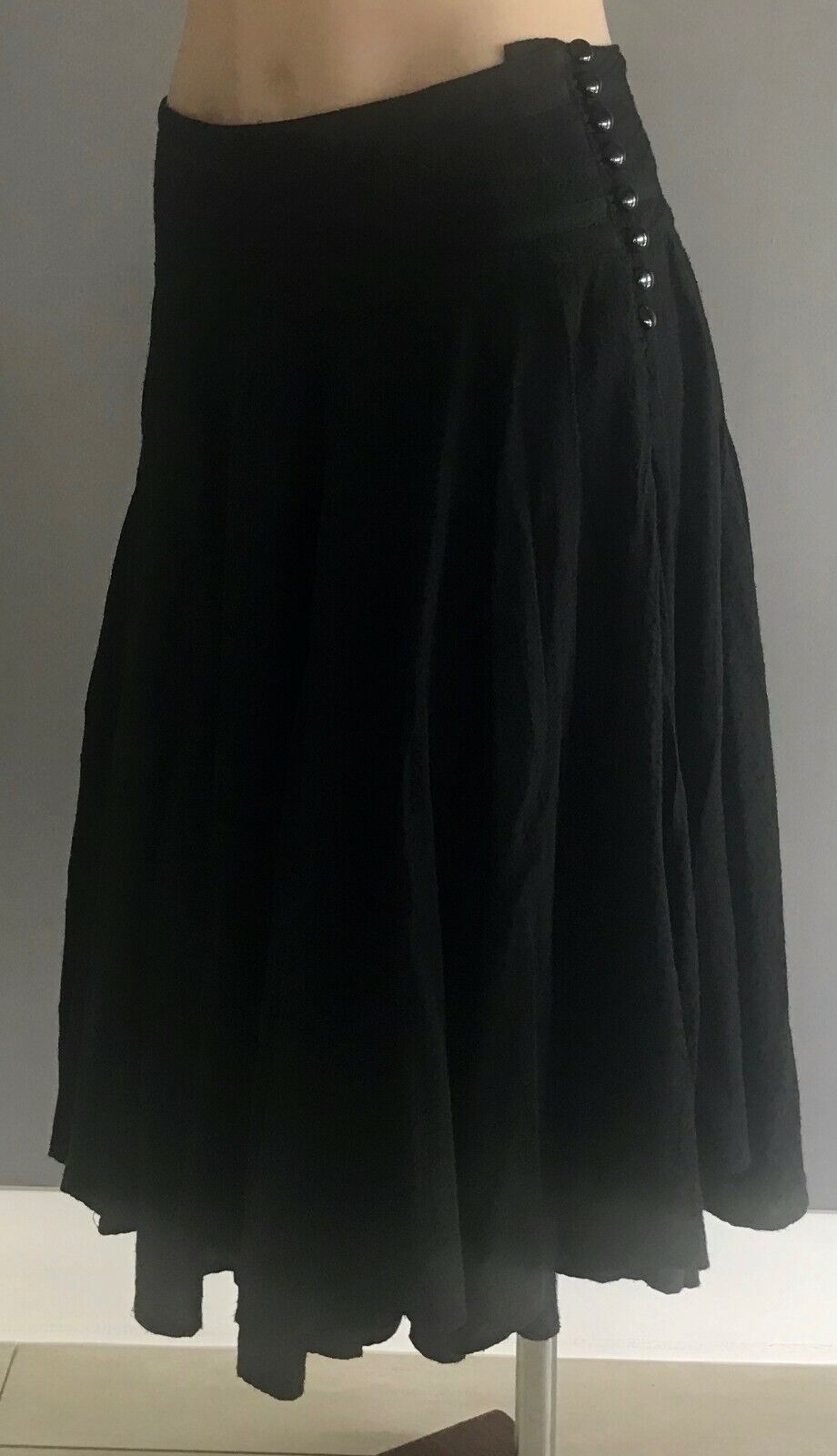 SES Skirt Black Textured Fabric Godet Pleat Knee Length Ladies Size 10