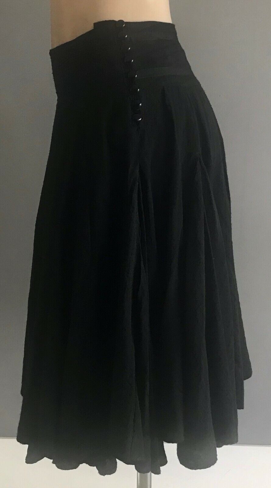 SES Skirt Black Textured Fabric Godet Pleat Knee Length Ladies Size 10