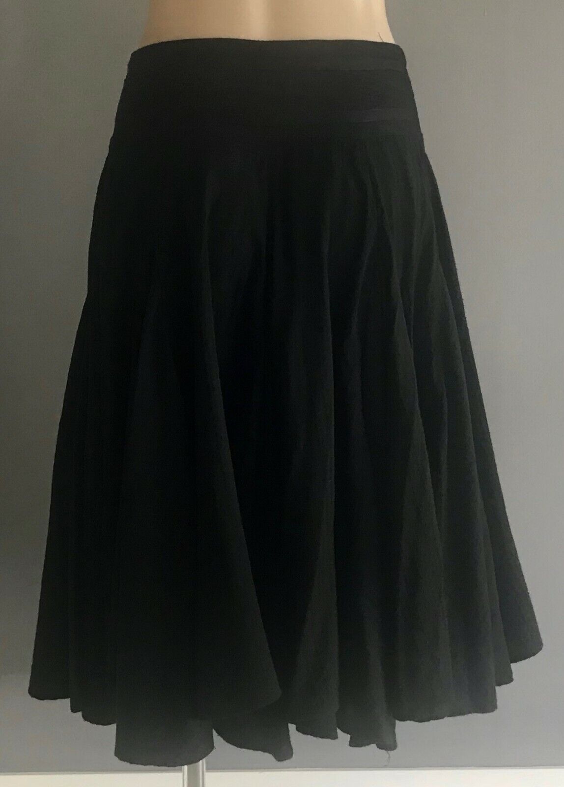SES Skirt Black Textured Fabric Godet Pleat Knee Length Ladies Size 10