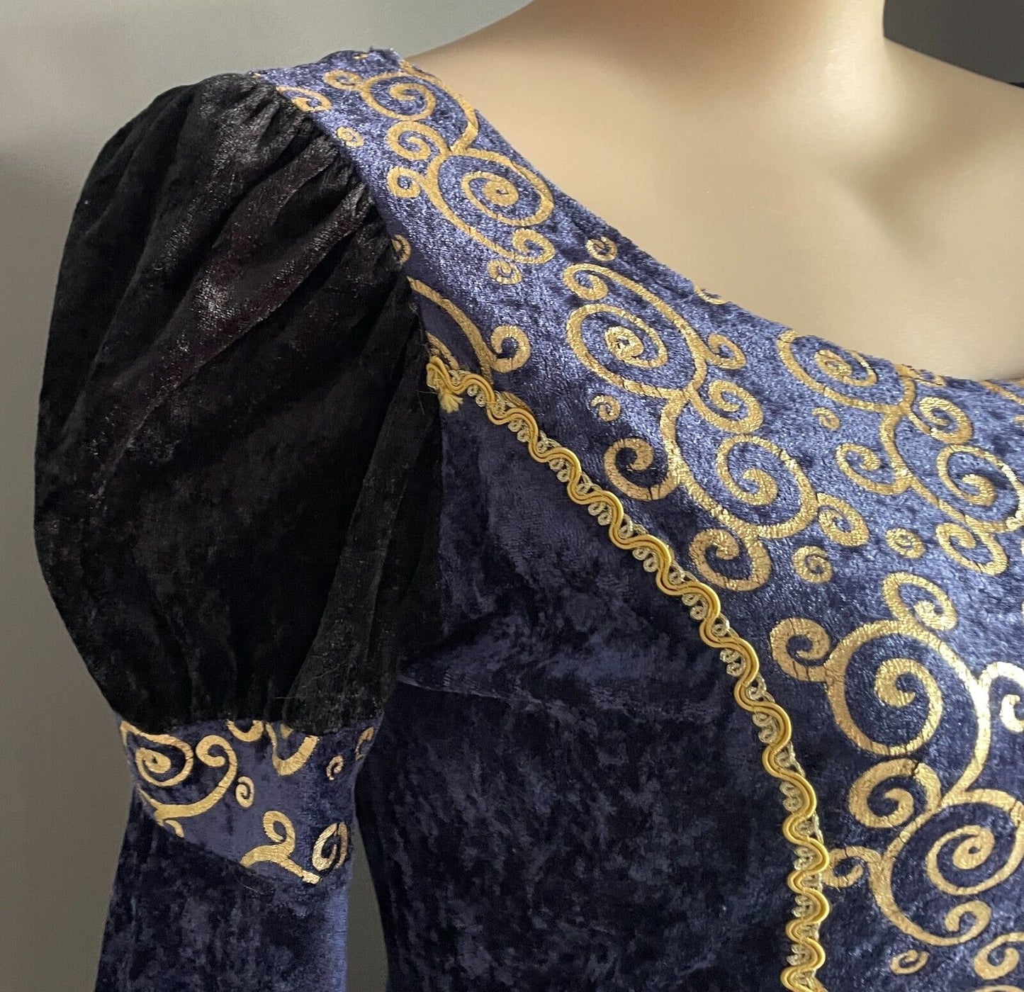 Medieval Costume Handmade Quality 2 Piece Navy & Gold Cos Play Size 18 Maiden