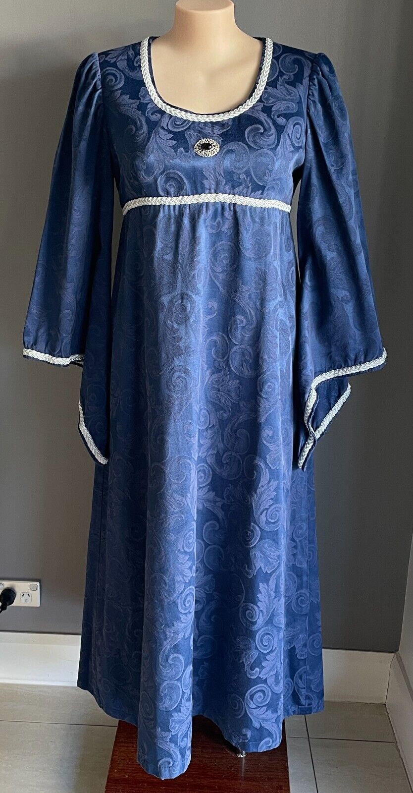 Medieval Costume Handmade Quality Navy Blue & Silver Trim Dress Cos Play Size 16
